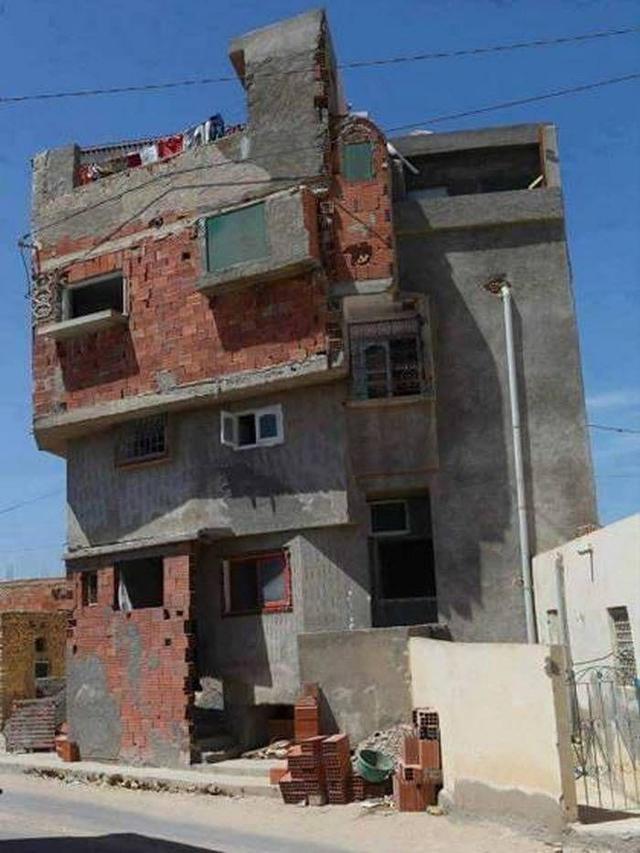 6 Hasil Kerja Kuli Bangunan Belum Gajian Ini Ngawur, Mandor Senyum Tipis