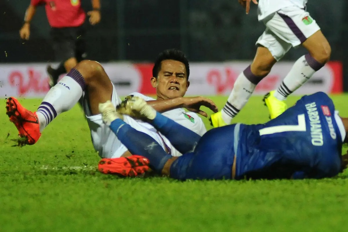 Arema FC vs Persita Tangerang