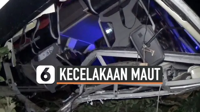 Bus rusak parah setelah masuk jurang di daerah Wado Sumedang Jawa Barat. Korban meninggal akibat kecelakaan bertambah menjadi 26 orang. Proses evakuasi korban masih berlangsung hingga Kamis (11/3) dini hari.