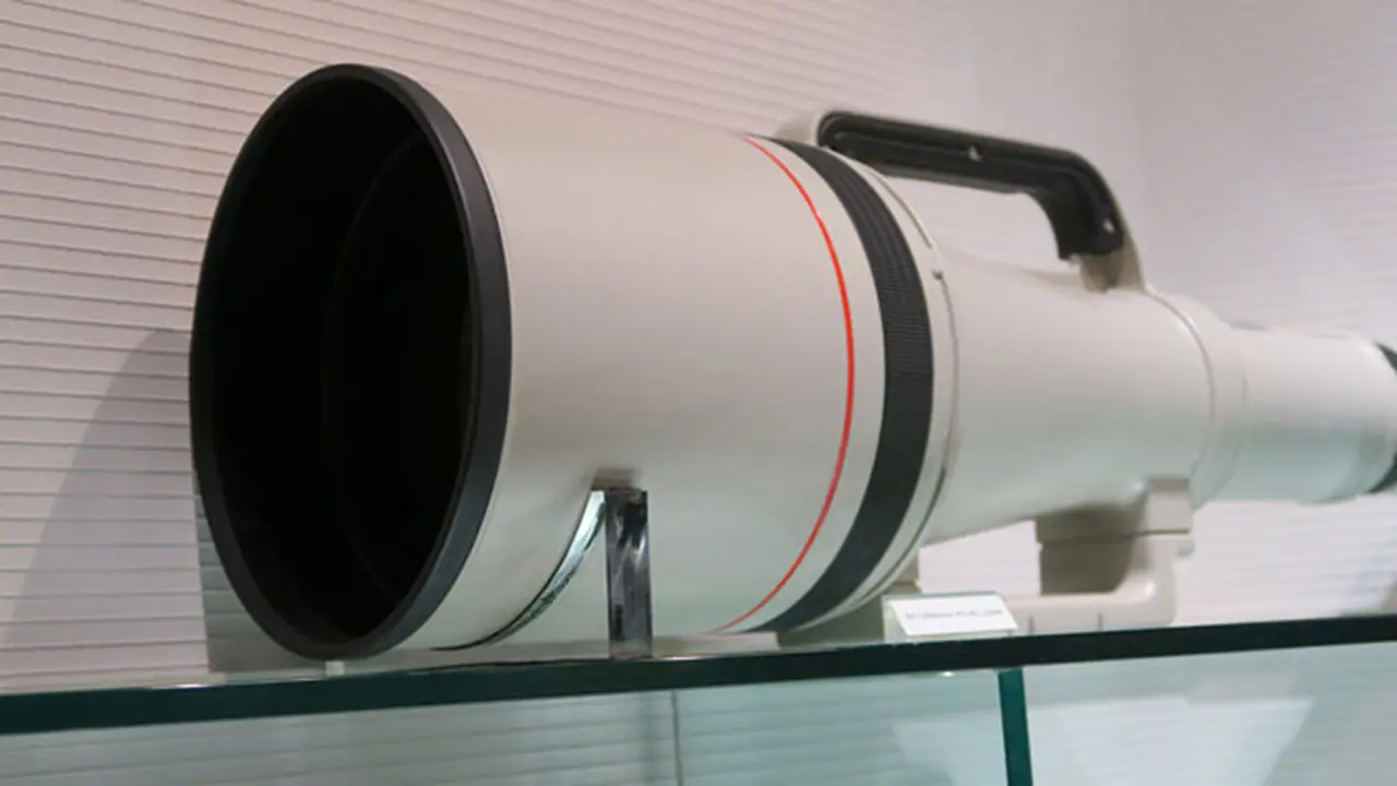 Lensa Canon termahal