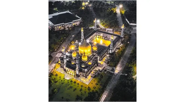 Ini 5 Potret Megahnya Masjid Kubah Emas Depok yang Jadi Obyek Wisata