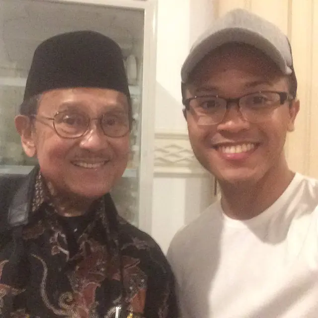 BJ Habibie dan cucu