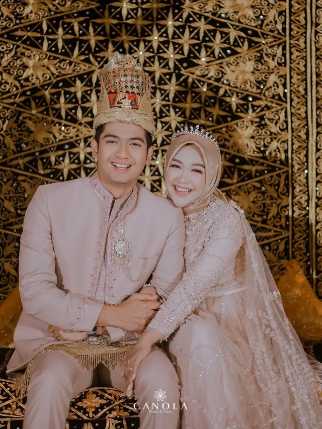 6 Potret Ria Ricis dan Teuku Ryan saat Ngunduh Mantu, Perut Buncit Jadi Sorotan
