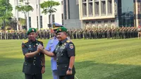 Serah Terima Jabatan Kepala Staf Angkatan Darat. (Merdeka.com/Bachtiarudin Alam)