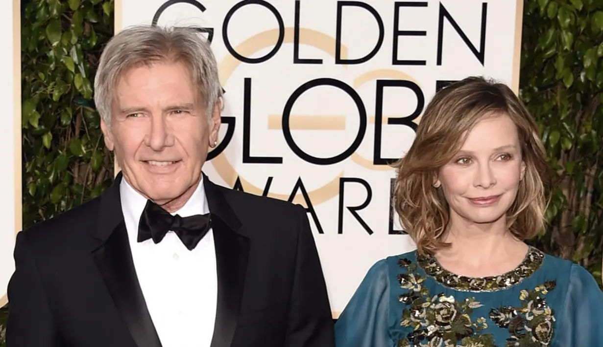 Harrison Ford dan Calista Flockhart miliki beda usai 22 tahun. Menikah pada tahun 2010, keduanya miliki satu anak adopsi. (Jason Merritt/Getty Images/thisisinsider.com)