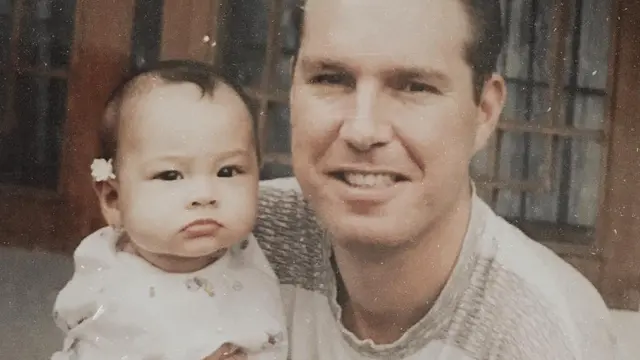 8 Potret Transformasi Caitlin Halderman, Punya Senyum Manis Sejak Dulu