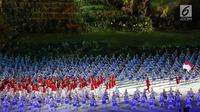 Atlet kontingen Indonesia memasuki stadion pada pembukaan Asian Games 2018 di Stadion Utama Gelora Bung Karno (SUGBK), Jakarta, Sabtu (18/8). Kontingen Indonesia mendapat sambutan meriah penonton yang hadir. (Liputan6.com/Ferbian Pradolo)