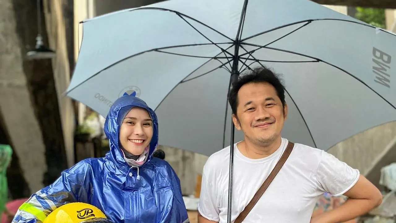 Zaskia Adya Mecca dan Hanung Bramantyo.