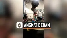 HEBAT, PRIA BERTANGAN SATU MAMPU ANGKAT BEBAN 88 KG