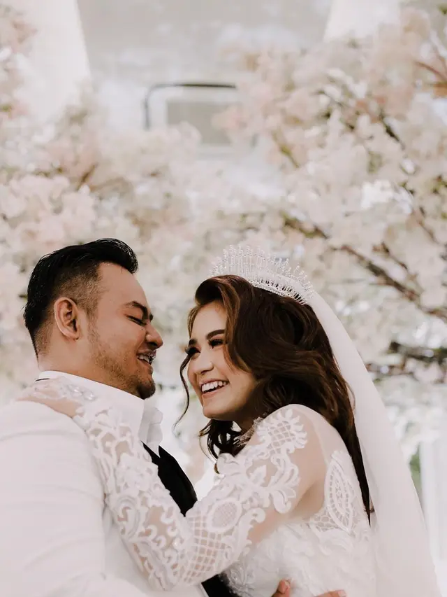 6 Potret Terbaru Rini Mentari, Mantan Kekasih Rizky Febian yang Dinikahi Pilot