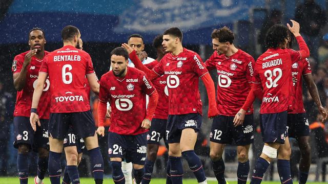 Foto: Aksi Disiplin Calvin Verdonk Saat Bantu Lille Comeback atas Marseille di Liga Prancis
