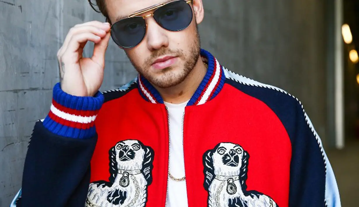 “Pada hari Rabu 22 Maret Liam dan aku telah menjadi orang tua untuk bayi laki-laki  yang sehat, indah dan tampak seperti sebuah mimpi,” tulis Cheryl. (AFP/Bintang.com)