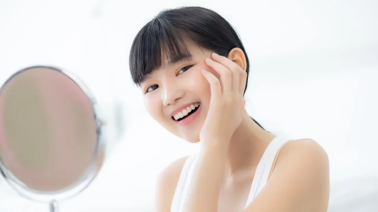 10 Perawatan Kulit Kering dan Sensitif yang Mudah Dilakukan Sehari-hari