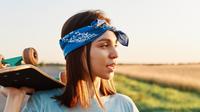 How to wear a bandana in three simple ways. (Photo: user18526052/Freepik)