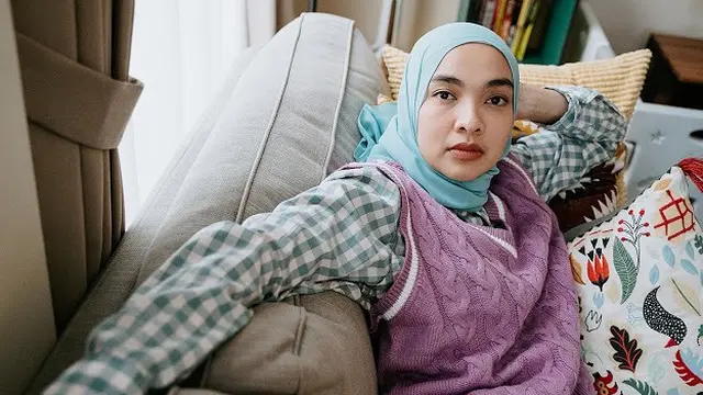 Inspirasi Gaya Hijab Tika Bravani yang Simple untuk Tampil Kasual hingga Elegan untuk Kondangan