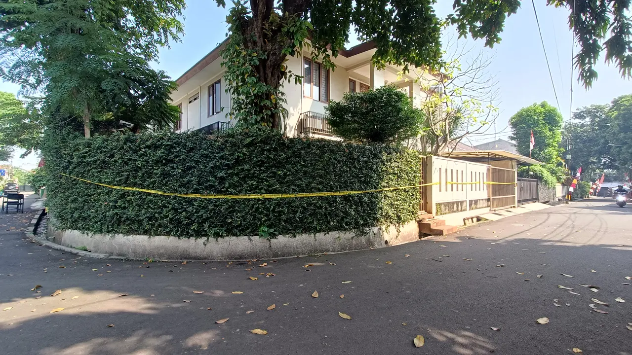 Rumah dinas mantan Kadiv Propam Polri Ferdy Sambo di Jalan Duren Tiga, Komplek Polri, Pancoran, Jakarta Selatan, Minggu (7/8/2022). (Merdeka.com/Rahmat Baihaqi)