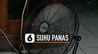 Suhu panas ekstrem melanda Jakarta. Suhu bisa mencapai 39 derajat celcius. Warga juga mengaku susah tidur akibat suhu panas. BMKG mengimbau warga mengurangi aktivitas di luar rumah dan banyak mengkonsumsi air.