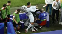 Euro 2024: Waduh! Cristiano Ronaldo Nyaris Celaka Gara-gara Aksi Nekat Suporter