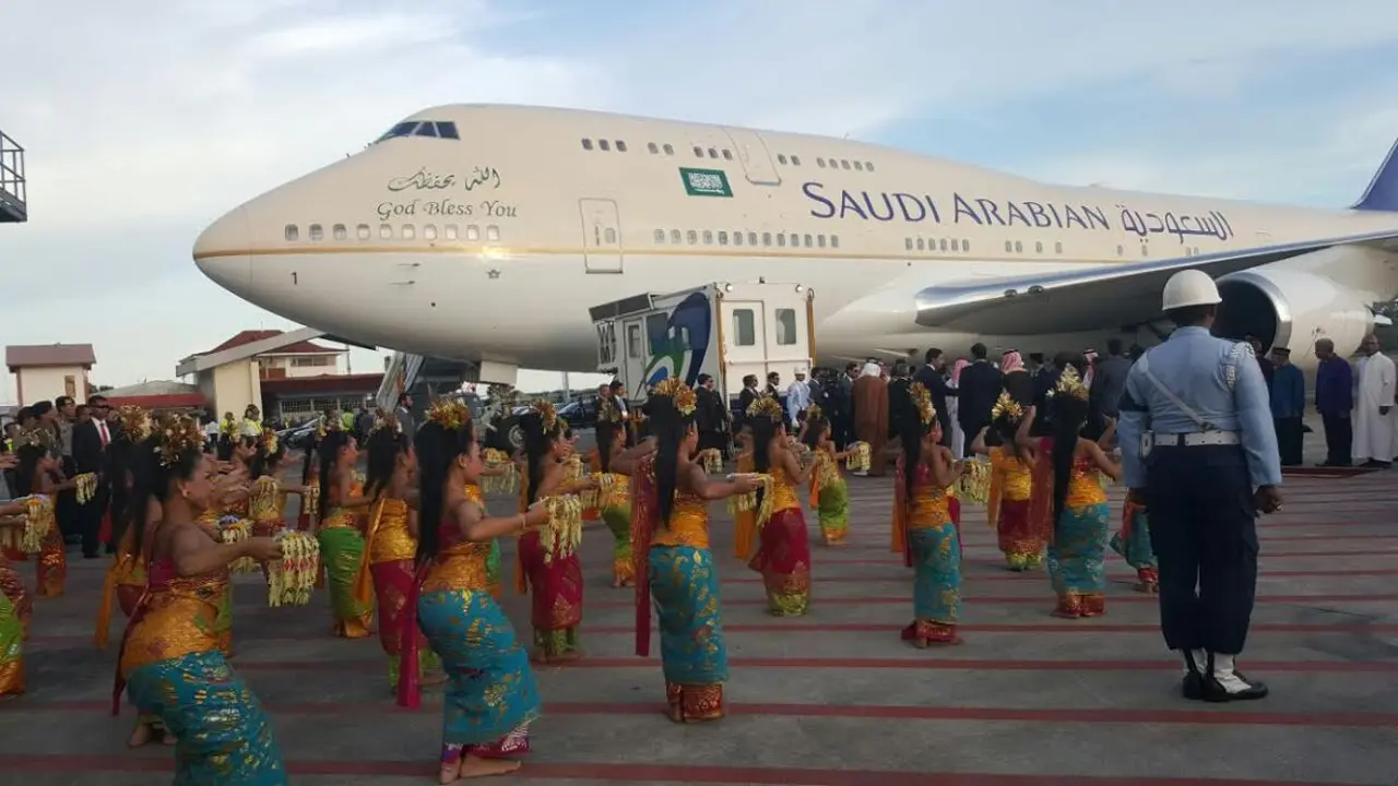 Raja Salman tiba di Bali 