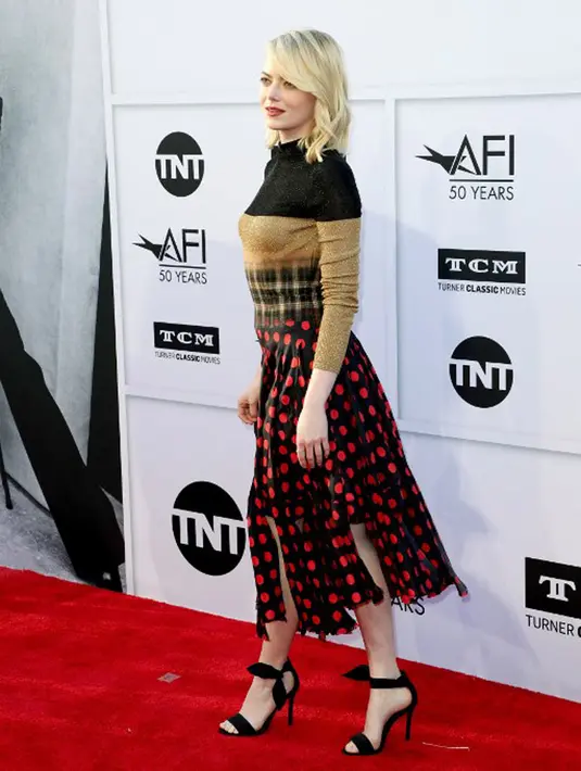 Melansir Ace Showbiz, Emma yang berbincang pada majalah Out menuturkan bahwa dirinya membutuhkan rekan kerja pria yang rela gajinya dipotong dan diberikan kepadanya. (AFP/Bintang.com)