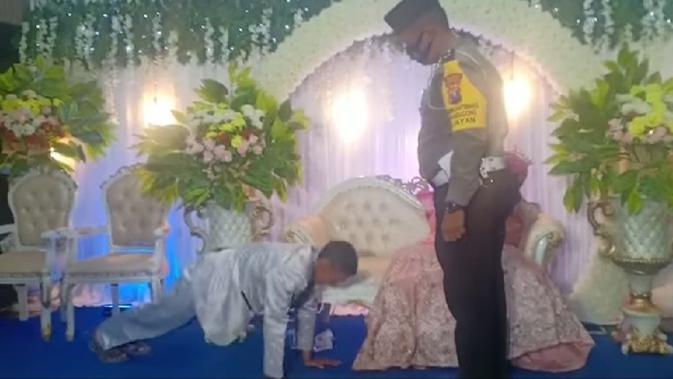 Langgar Protokol Kesehatan Pengantin Pria Dihukum Push Up Di Depan Tamu Undangan Lifestyle Liputan6 Com