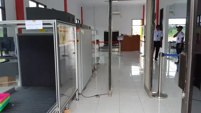 Bandara Kufar, terletak di tengah hutan di Kabupaten Seram Bagian Timur, Maluku. Merdeka.com/Yayu Agustini