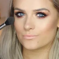 Inilah cerita Jordan Bone, seorang beauty blogger lumpuh yang telah menginspirasi banyak wanita di dunia.
