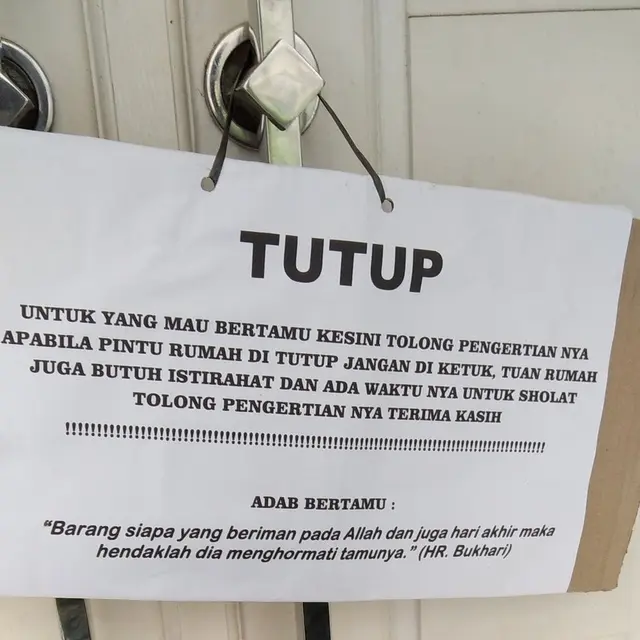 7 Tulisan Peringatan di Pintu Ini Bikin Geleng Geleng