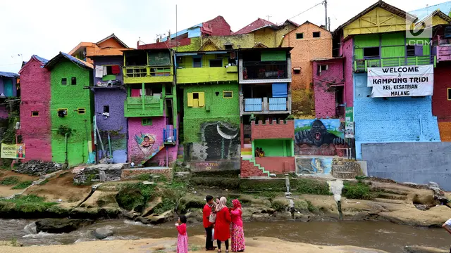 PHOTO: Menelusuri Kampung Warna-warni Malang di Bantaran Sungai Brantas