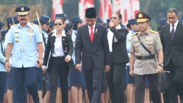 Keren, Ini Potret Sosok Paspampres Wanita yang Mengawal Jokowi