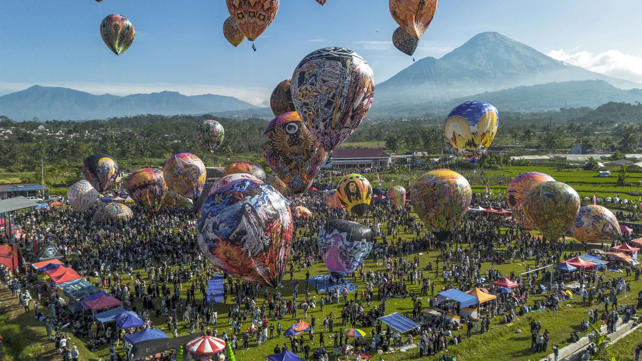 Pariwisata Festival Balon Udara Warnai Langit Wonosobo