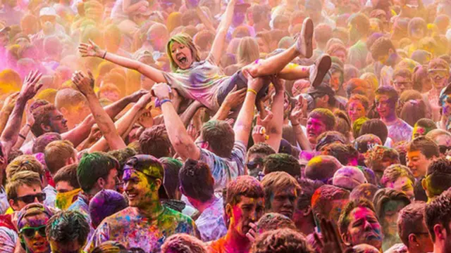 4. Festival Warna-warni