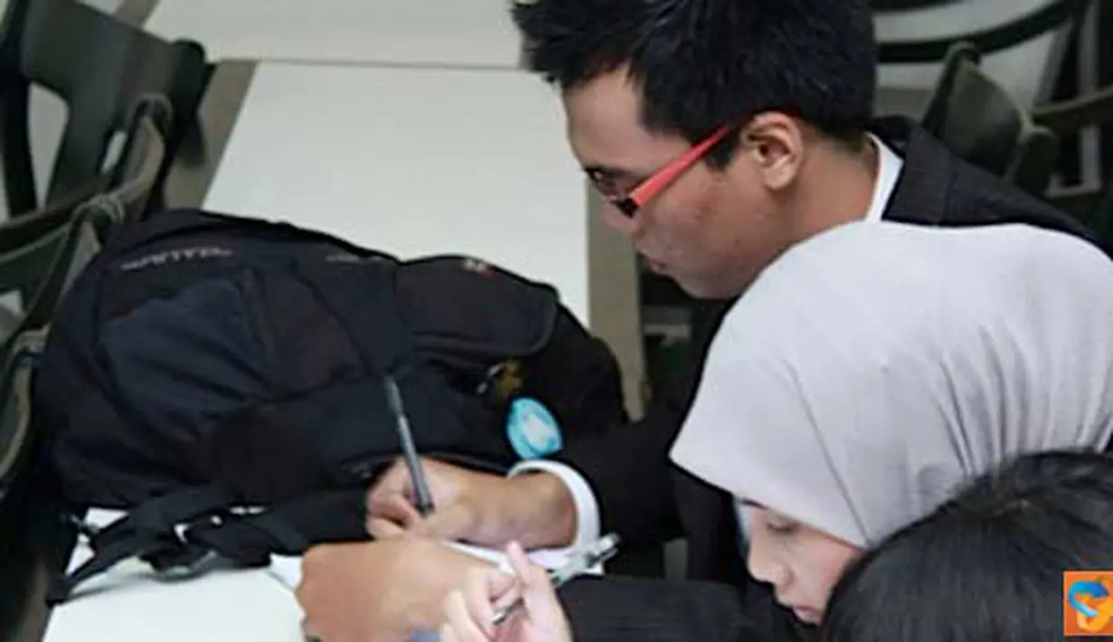 Citizen6, Yogyakarta: Peserta Lomba Presenter sedang berlatih di UGM. (Pengirim: Ady Permadi)