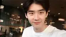 Dari setiap drama yang dibintanginya, Lee Jong Suk menemukan suatu hal yang mengecewakan dirinya. Kala itu ia merasa kemampuannya dalam berakting tak mengalami perkembangan yang jauh. (Instagram/jongsuk0206)