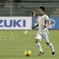 Pergerakannya disisi kiri lawan membuat Andik Vermasah menjadi sebuah masalah bagi tim manapun, di sanggup memanfaatkan peluang sekecil apapun untuk menciptakan gol.  (Bola.com/Nicklas Hanoatubun)