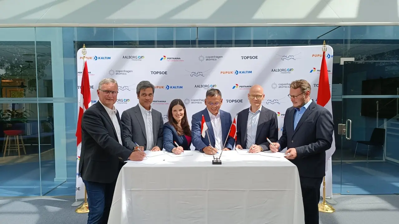 Pertamina New & Renewable Energy (Pertamina NRE) bekerjasama dengan Pupuk Kaltim untuk mengembangkan ammonia hijau bertenaga thorium di Kantor Pusat Topsoe, Lyngby, Denmark