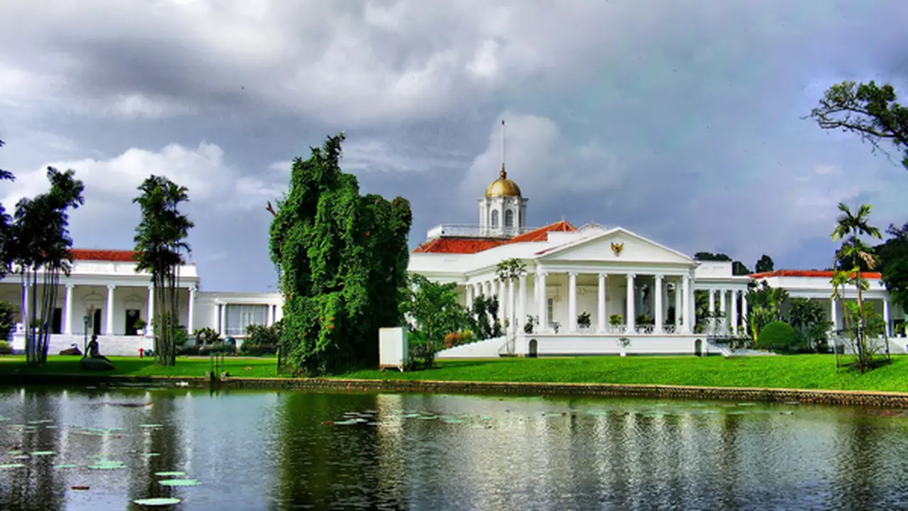 Angkernya Istana Bogor