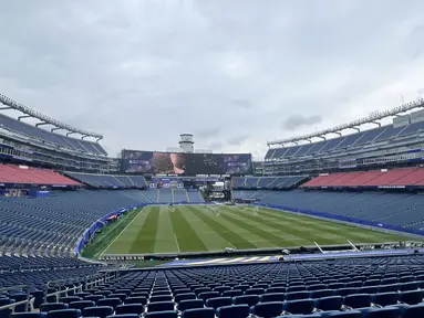 Pemandangan tribun dan lapangan Gillette Stadium di Foxborough, Boston, AS, menjelang pertandingan fase grup Piala Dunia 2026, Kamis (18/6/2026). Stadion berkapasitas lebih dari 65 ribu penonton ini menjadi salah satu venue penyelenggara Piala Dunia 2026 dengan fasilitas modern, hamparan rumput berkualitas tinggi, serta layar raksasa yang menjadi daya tarik utama. (KLY Sports/Hery Kurniawan/Adv/Powerade)