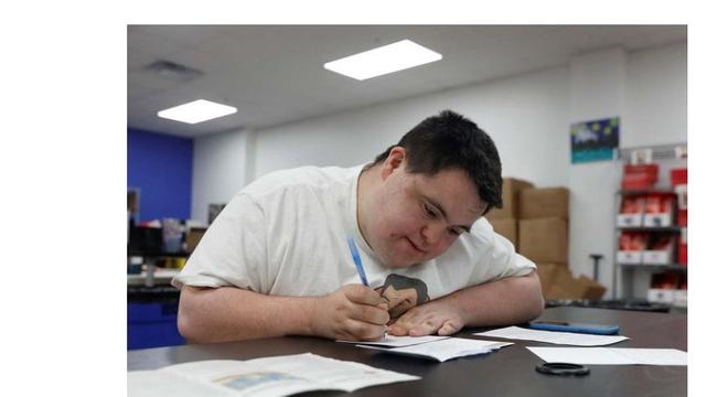 John Cronin, penyandang disabilitas autisme yang berhasil mendirikan sebuah bisnis dan menyediakan lapangan pekerjaan