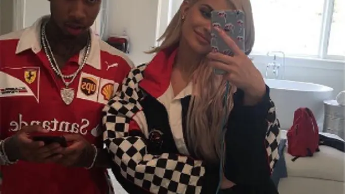 Tyga dan Kylie Jenner merayakan ulang tahun King Cairo. (Instagram/kylizzlesnapchats)