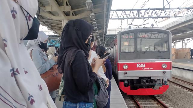 Siap-Siap Penyesuaian Tarif Baru KRL Jabodetabek Tahun Depan