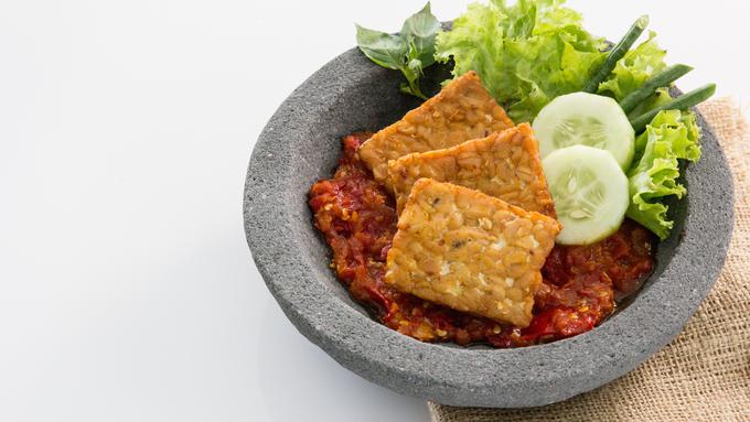  Resep  tempe  penyet  sambal  terasi bawang  gurih pedas 