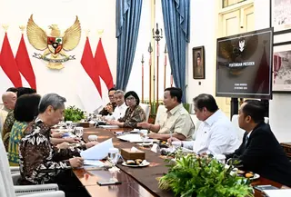 Presiden Prabowo Subianto menerima rekomendasi Dewan Ekonomi Nasional (DEN) untuk meningkatkan perhatian terhadap kualitas menu program Makan Bergizi Gratis (MBG).