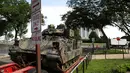 Tank M1A1 Abrams dimuat di atas trailer sebelum dipindahkan di depan Lincoln Memorial, Washington, Rabu (3/7/2019). Presiden Donald Trump berencana memamerkan Tank-tank tempur sebagai bagian dari perayaan Hari Kemerdekaan AS yang dikenal sebagai Fourth of July. (Mark Wilson/Getty Images/AFP)