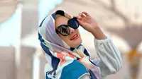 Luna Maya lembali ramai dibicarakan saat mengenakan hijab (Dok.Instagram/@lunamaya/https://www.instagram.com/p/Bu8AspOlsM7/Komarudin)