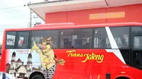 Bus Trans Jateng yang mencoba meniru sukses Bus Rapid Transit yang dikelola Pemkot Semarang. (foto : Liputan6.com/edhie prayitno ige)