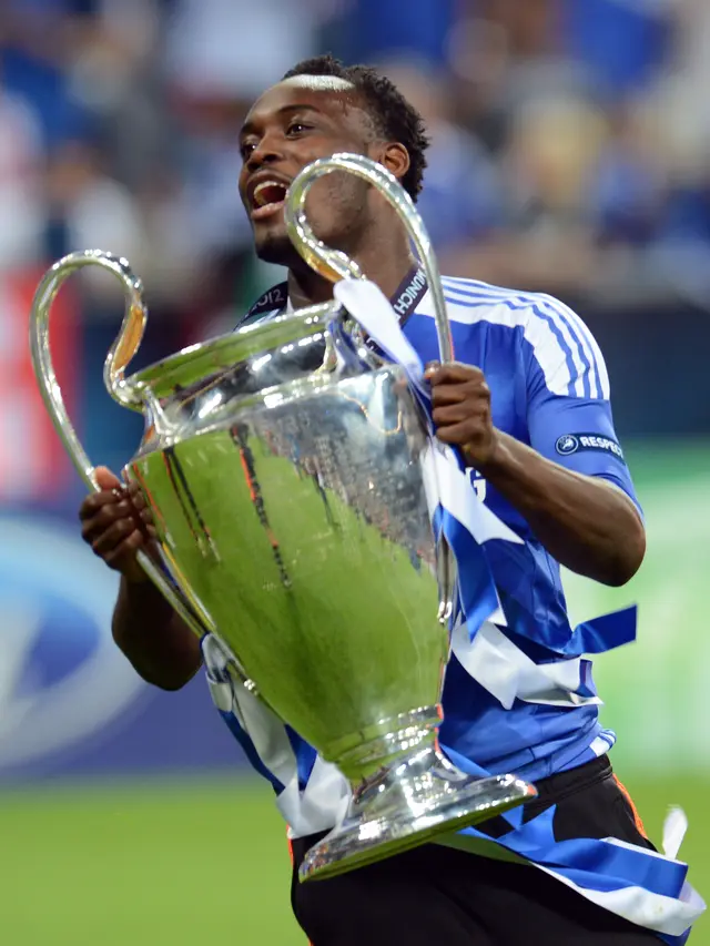 Aksi Michael Essien saat Bermain di Eropa