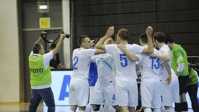 Damir Puskar kiper timnas futsal Slovenia tampil gemilang dengan melakukan berbagai penyelamatan yang membuat Slovenia mampu mengalahkan Spanyol 1-0 di leg pertama play-off Piala Dunia Futsal 2016.