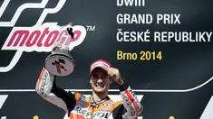 Dominasi Marc Marquez di ajang MotoGP 2014 dihentikan rekan setimnya, Dani Pedrosa, di Sirkuit Brno, Ceko, (17/8/2014). (AFP PHOTO/Michal Cizek)