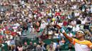 Rafael Nadal melakukan servis keras di Monte Carlo Masters (REUTERS/Eric Gaillard)